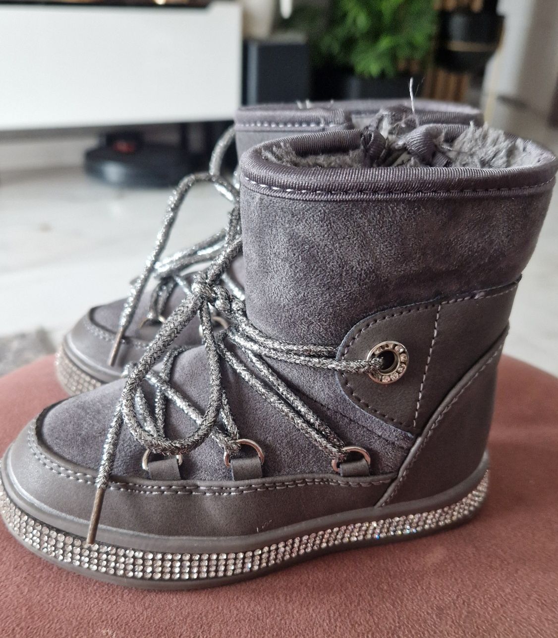 Buty zimowe szare dla dziewczynki rozmiar 22