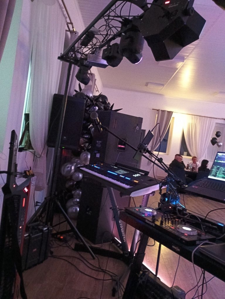 Dj & zespół muzyczny, nagłośnienie, śpiew na żywo. Akordeon, klawisze