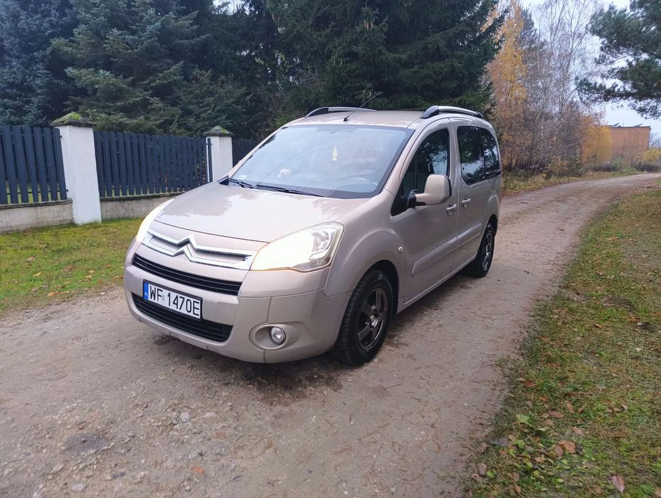 Citroën Berlingo Citroën Berlingo II 1.6 HDi Multispace 5 os. Ciężarowy Salon PL