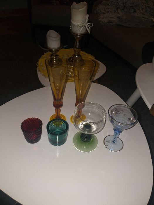 6 różnych kieliszków z okresu PRL