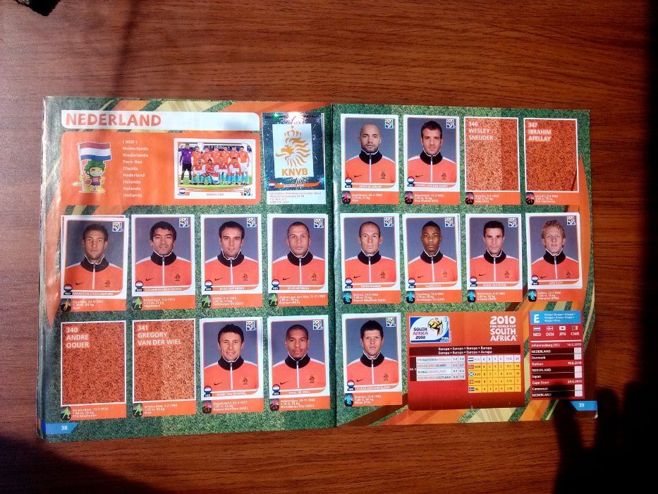 Panini FIFA World Cup - 2010. Неполный альбом. Панини. Оригинал.