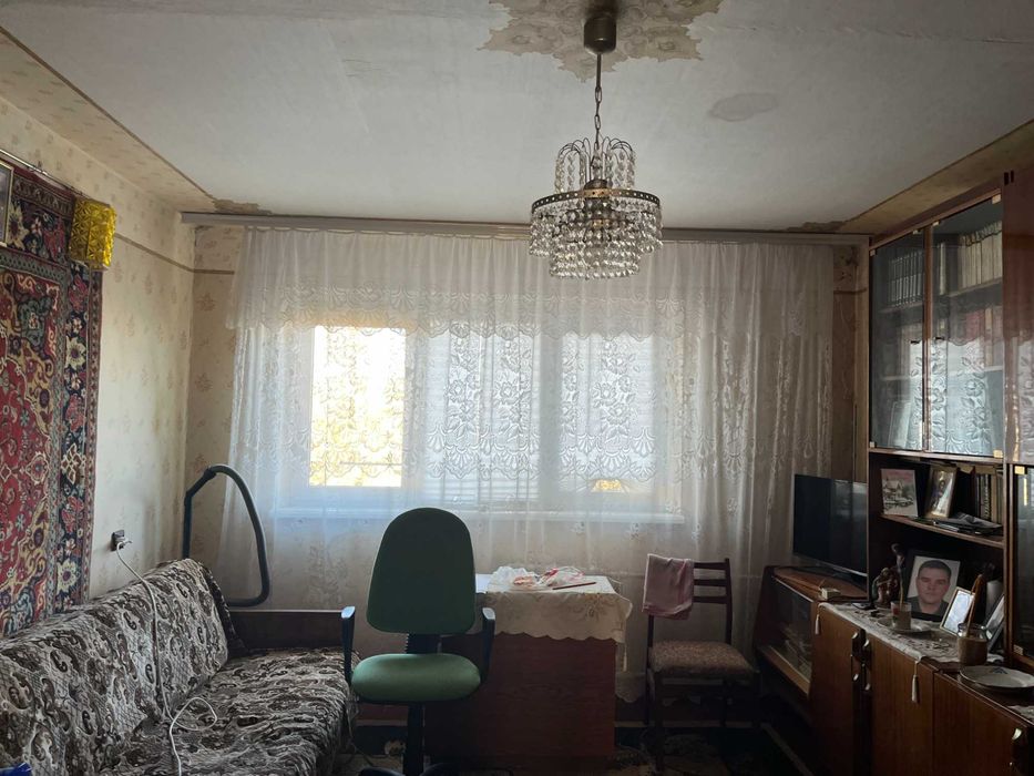 Продається трикімнатна квартира Процишина б.9