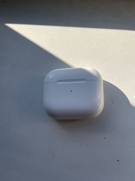 Продам кейс без наушників