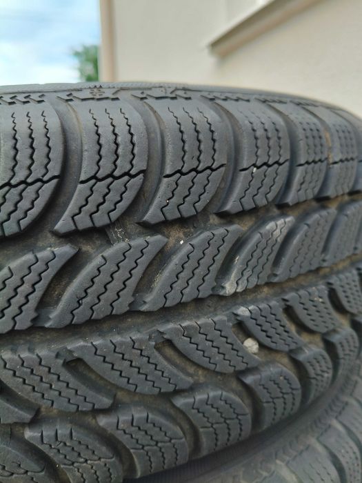 Koła zimowe Toyota Yaris z czujnikami kołpaki