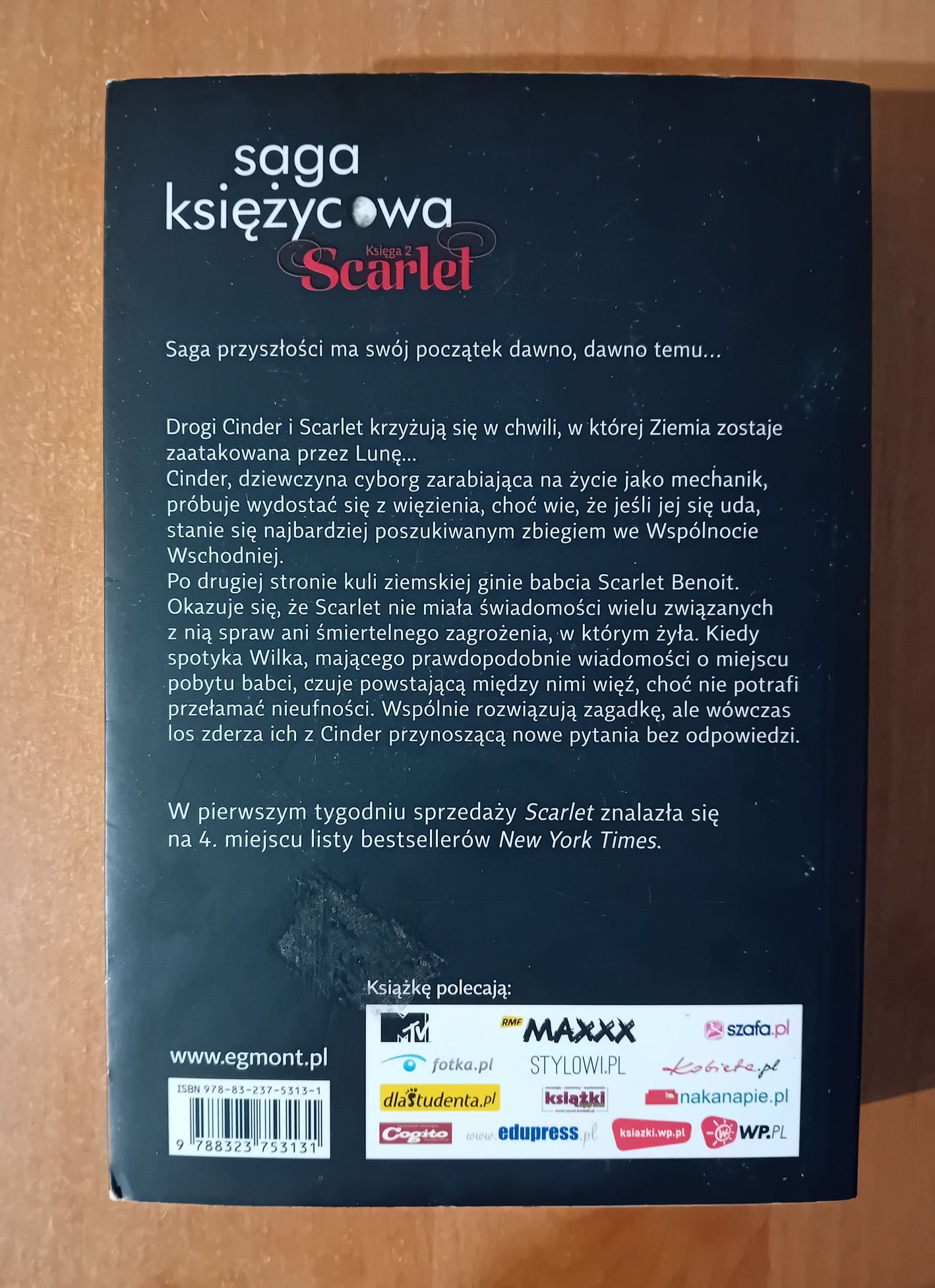 Saga księżycowa tom 2 Scarlet