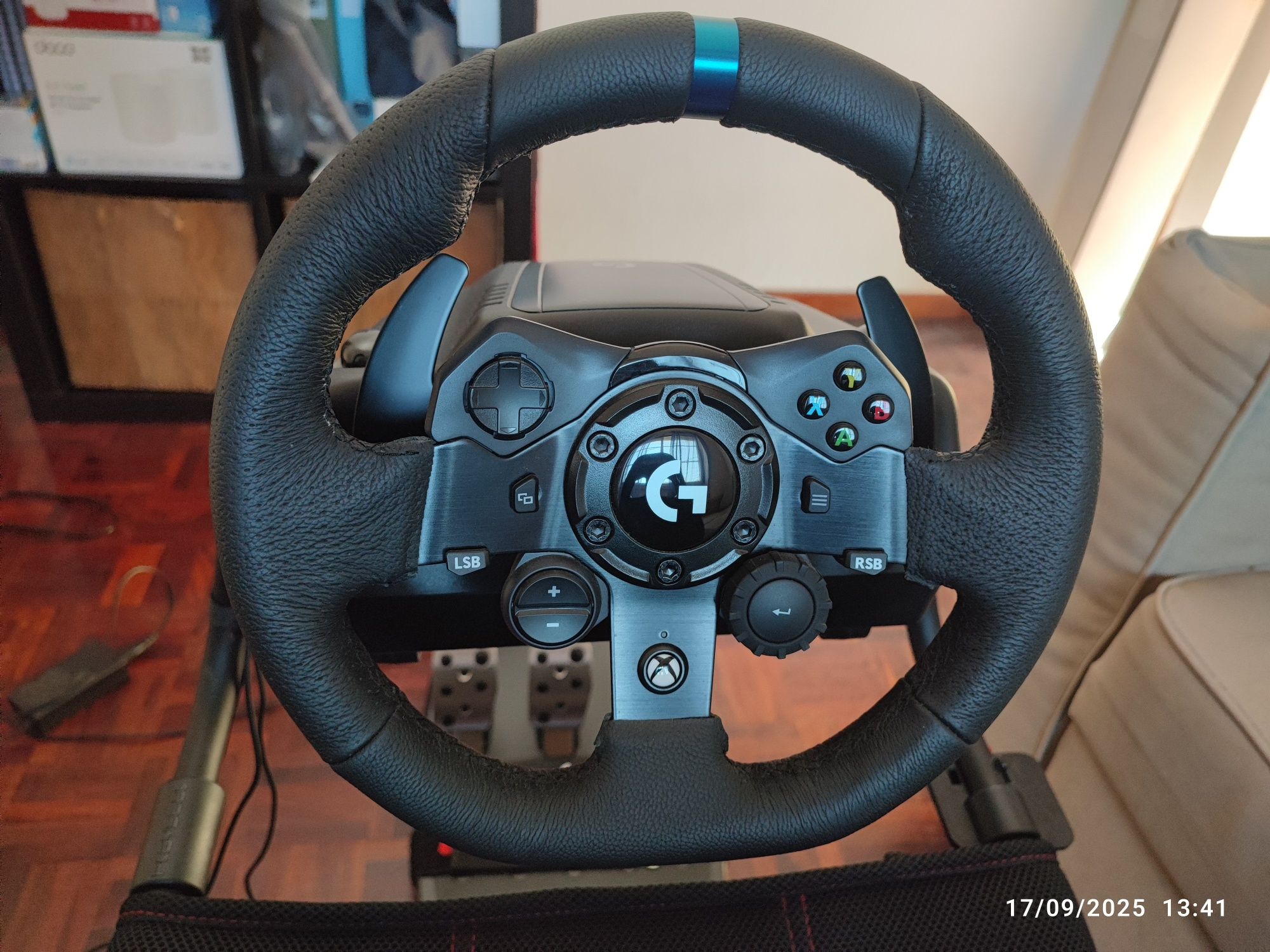 Logitech G923 (PC/Xbox) + Playseat Challenge Actifit