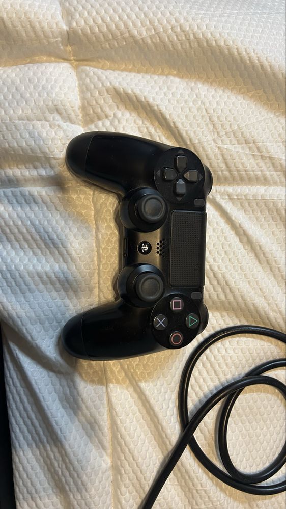 play station 4 e comando