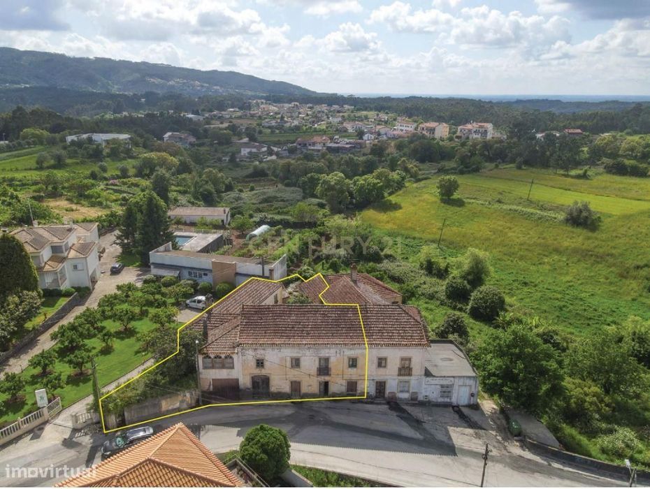 Moradia T6 antiga, para recuperar