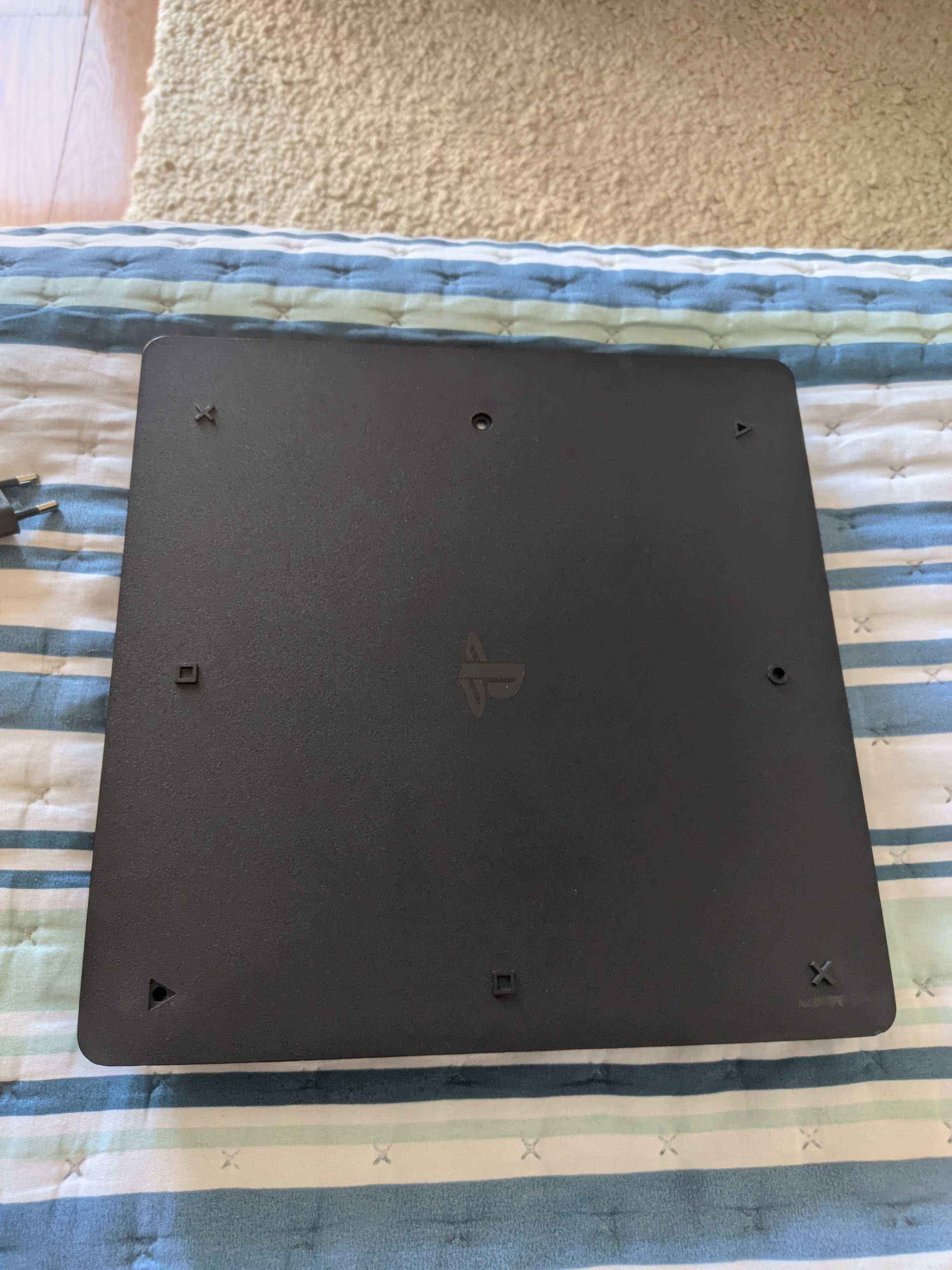 PS4 Slim 500 GB + Comando Dualshock 4
