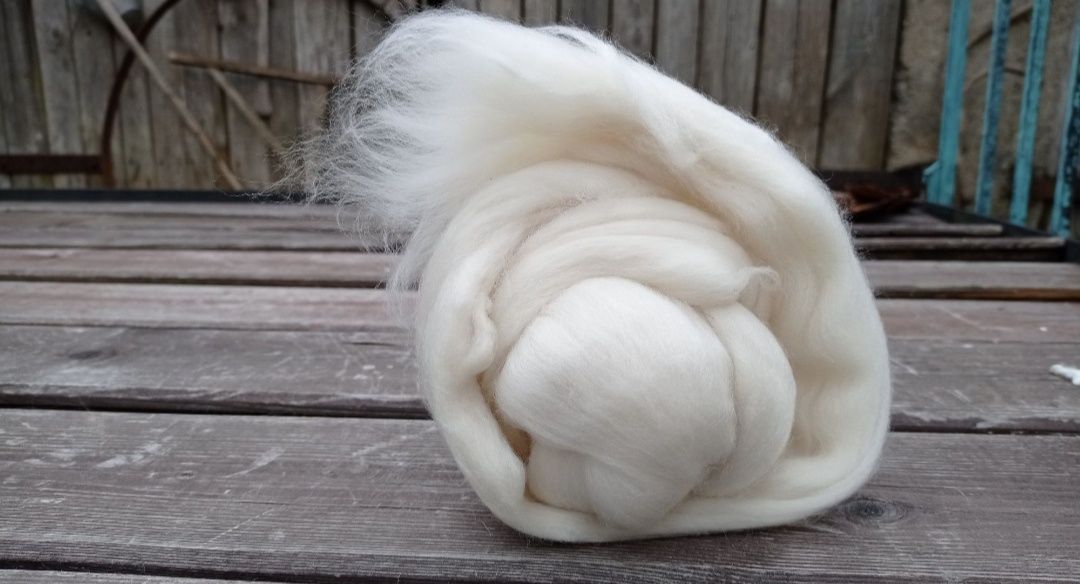 Wełna czesankowa biała merino 18 mic 50 gr czesanka wełniana