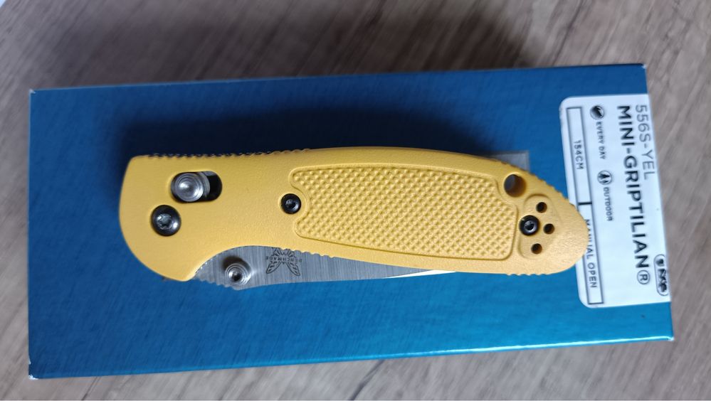 Benchmade 556S-Yel mini Griptilian  154CM Discontinued