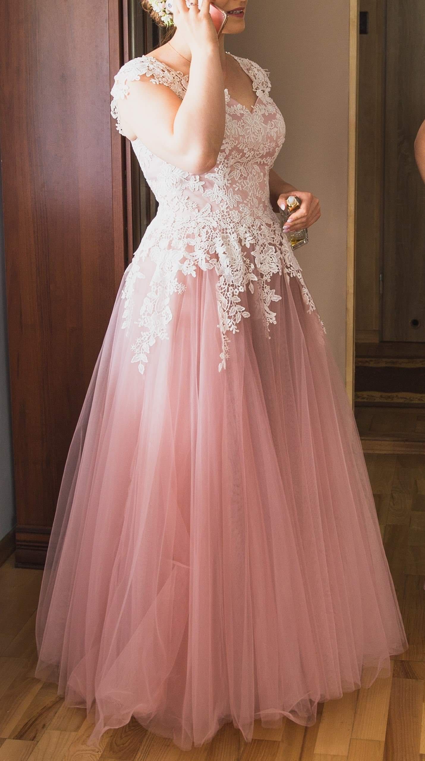 Różowa gorsetowa suknia ślubna księżniczka