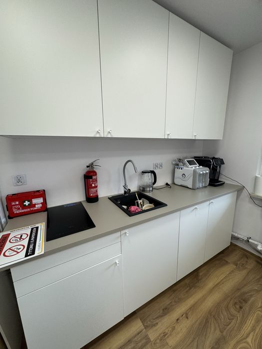 Podnajme gabinet dla stylitki paznokci,barbera lub makijazystki.