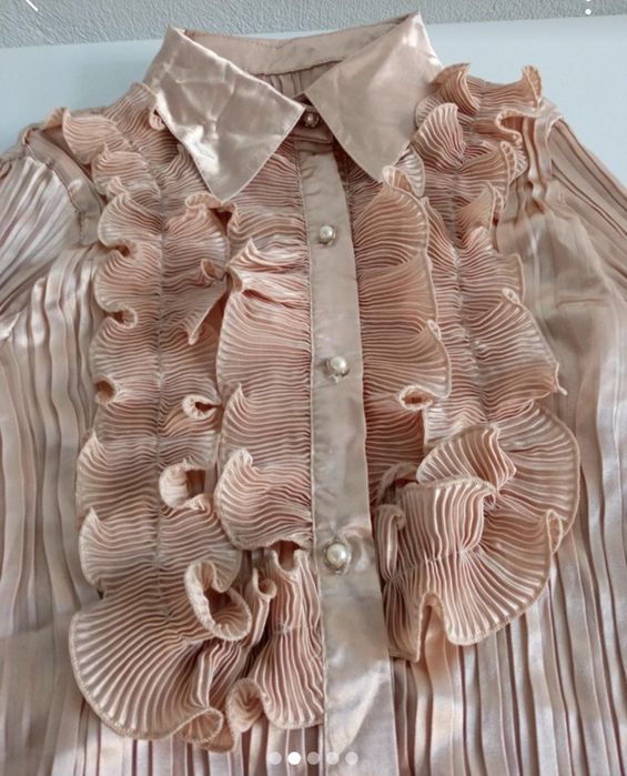 Camisas/Camiseiros muito elegantes e sofisticados - creme e preto - L