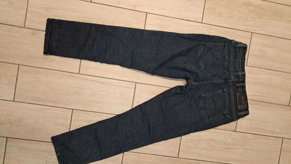 Штани Armani утеплені р.33 34 ідеальний стан