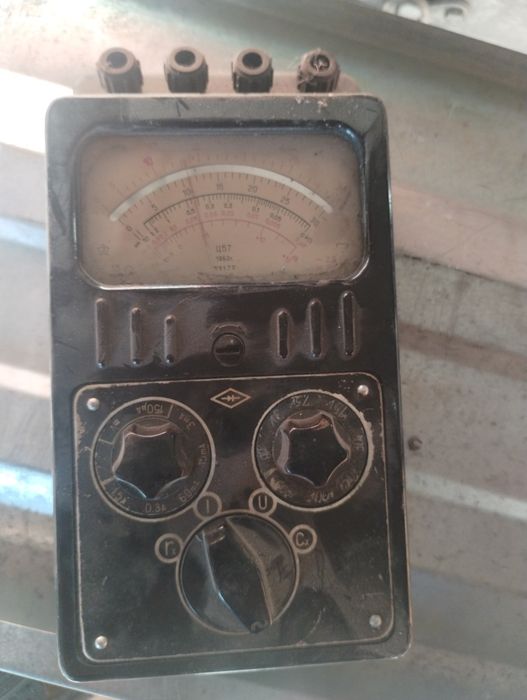 Megaomomierz IMI - 411 miernik izolacji Era 1000V  1962r