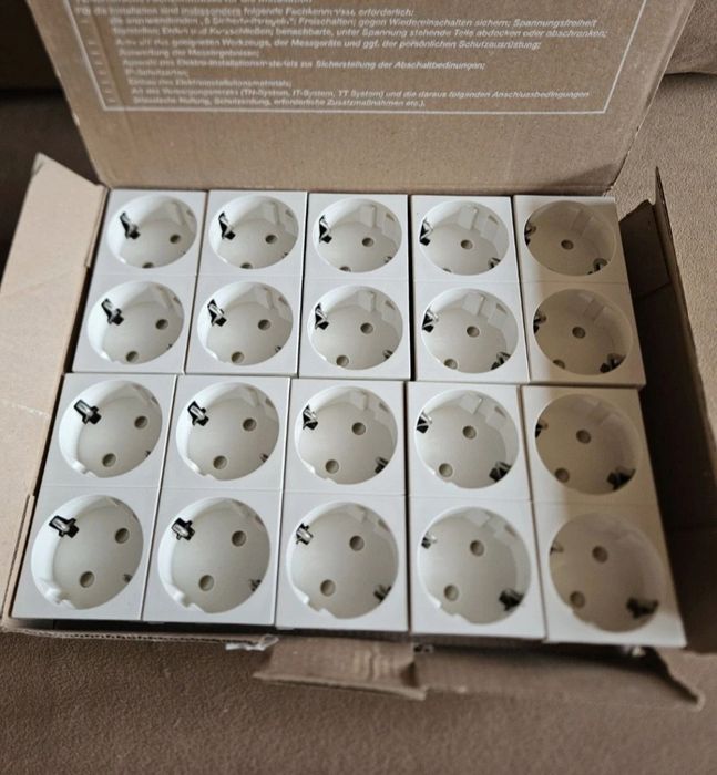 Gniazdko  10 sztuk w paczce