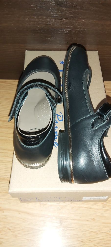Кожані туфелі для дівчинки, чорні. Розмір 32 (20.5см) В хорошому стані