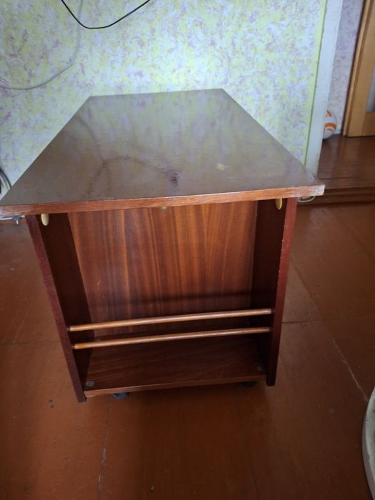 Столик журнальний