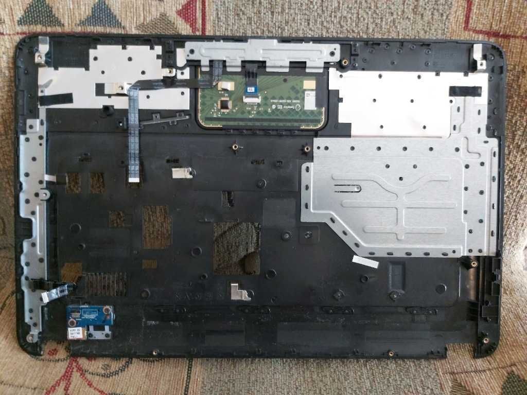 Klapa ,ramka, palmrest laptop HP 2000 komplet