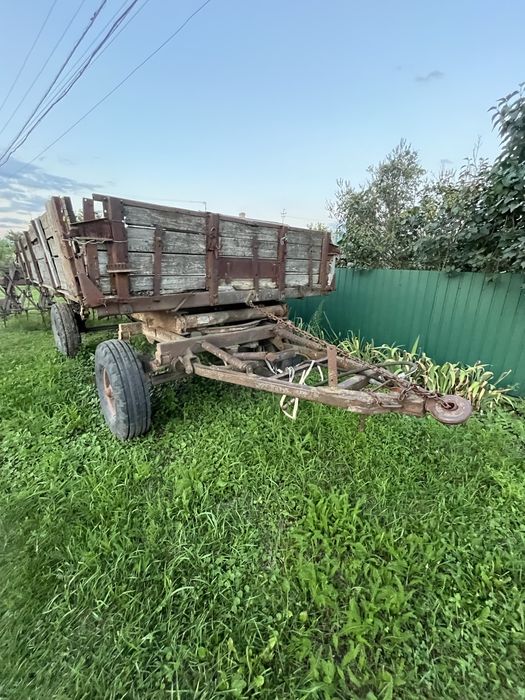 Трактор ЮМЗ 6 з прицепом, культиватором і марком