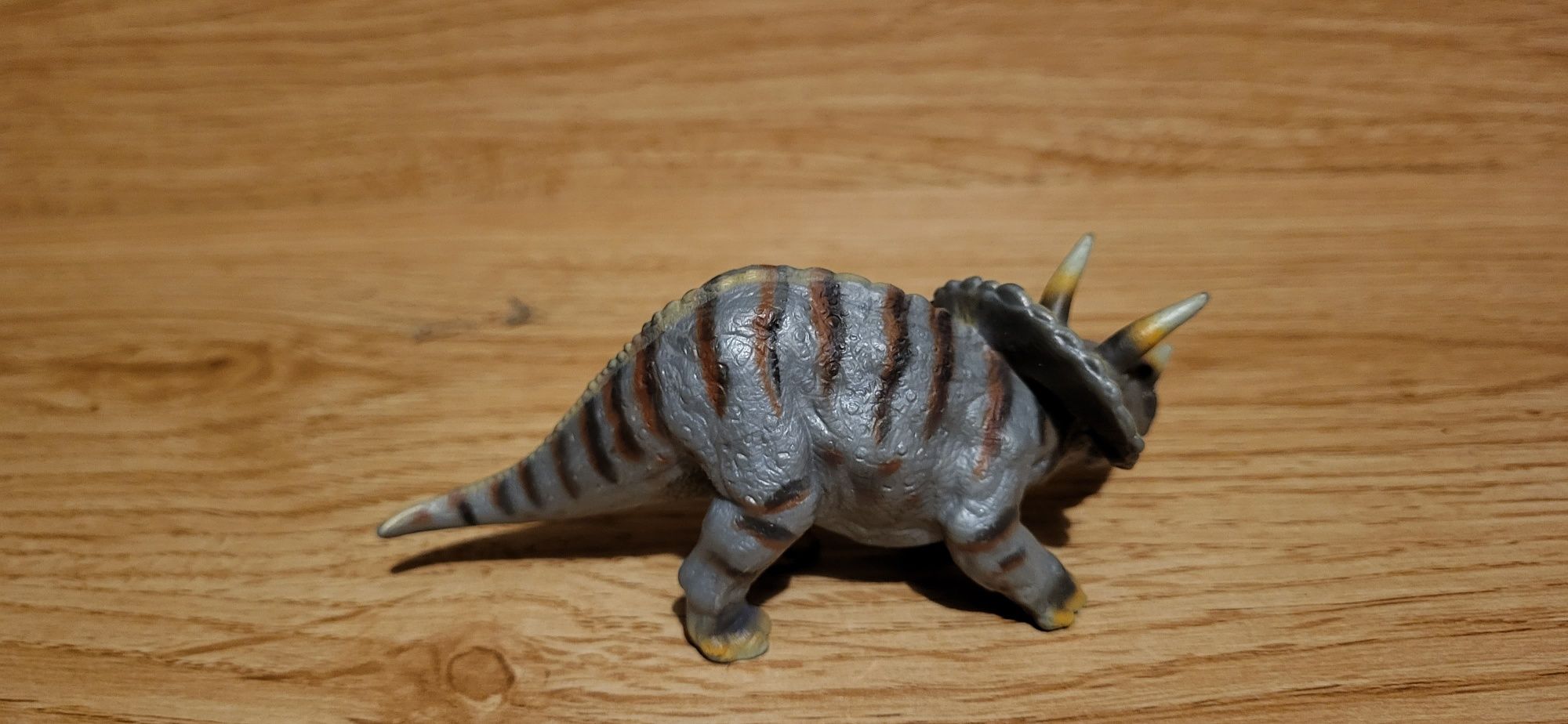 Schleich dinozaur triceratops figurki model wycofany z 2002 r.