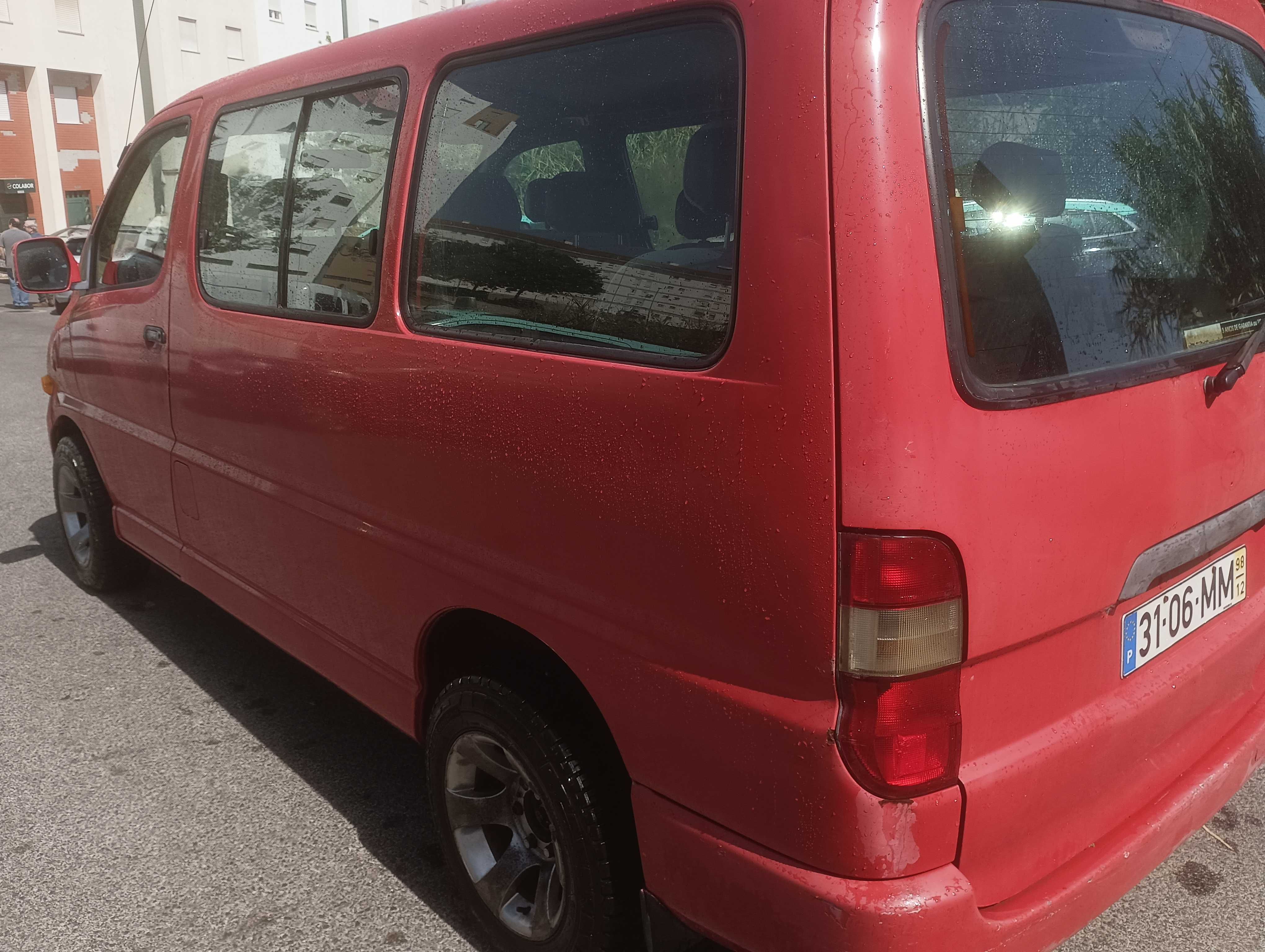 Toyota HiAce 9 lugares