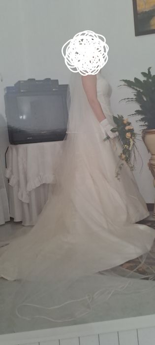 Vendo vestido de noiva e véu