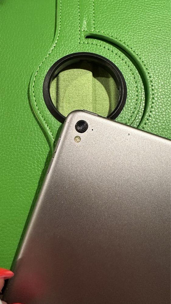 Tablet iPad Apple PRO - WiFi + karta SIM - Touch ID