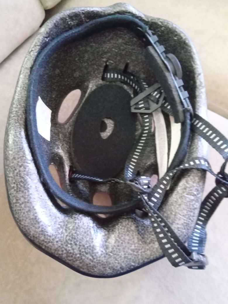 Vendo capacete  e bicicleta Berg