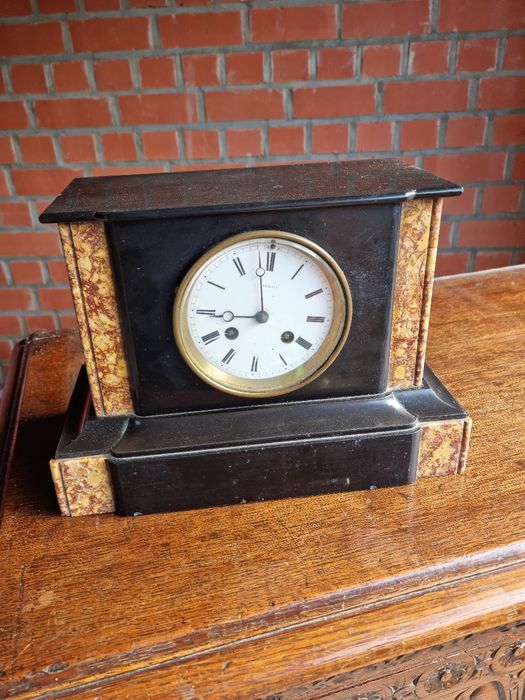 Marmurowy francuski zegar