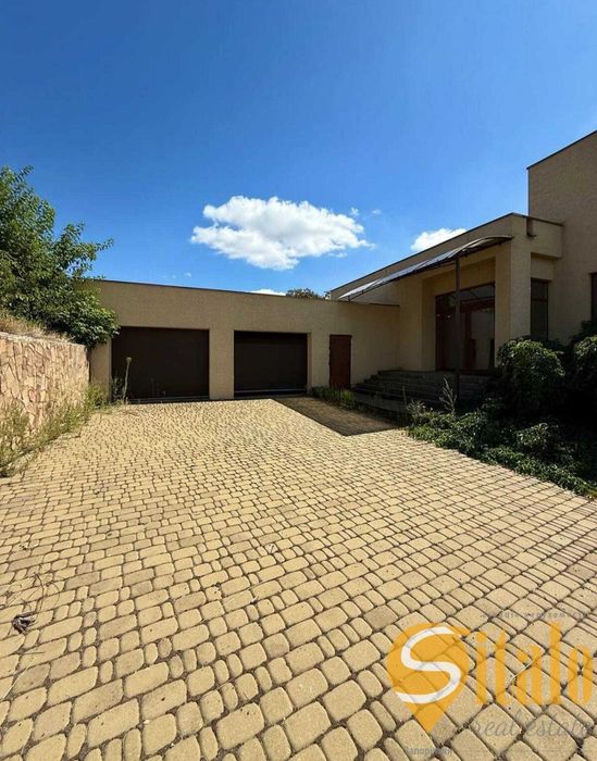 Продаж будинку на березі Дніпра!