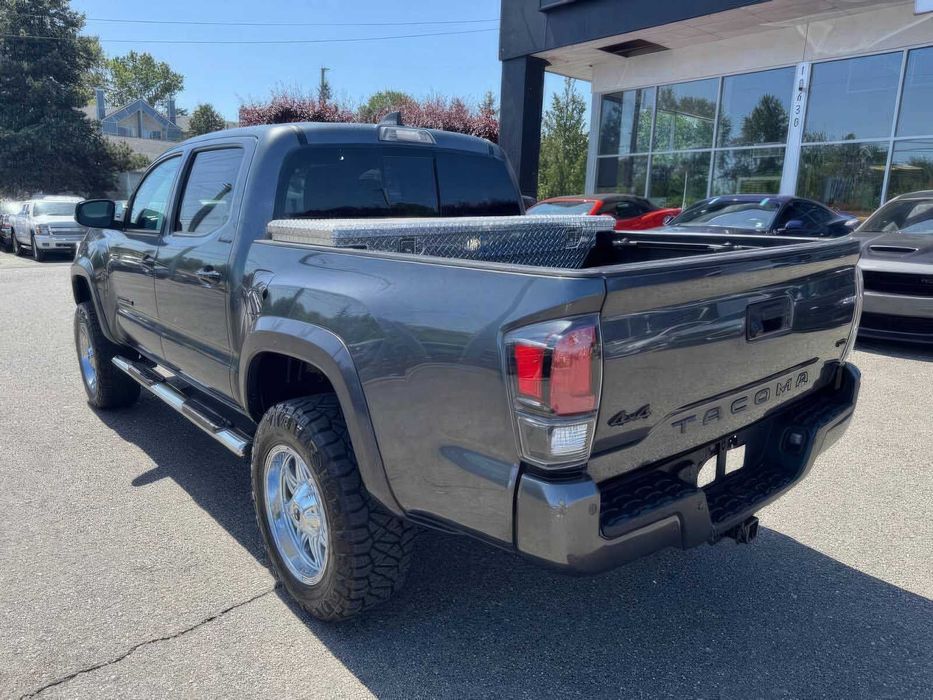 Toyota Tacoma Limited      2022