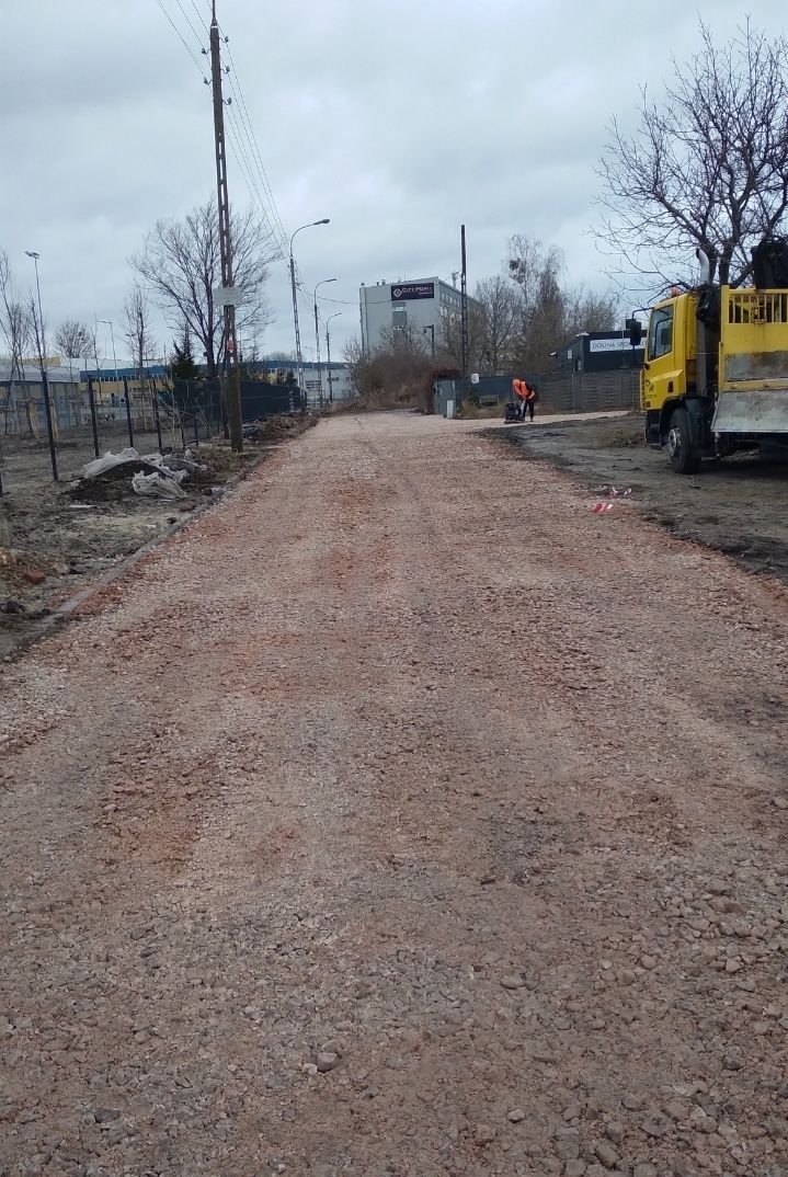 Budowa parkingów i dróg, Usługi koparką Transport HDS Warszawa-okolice