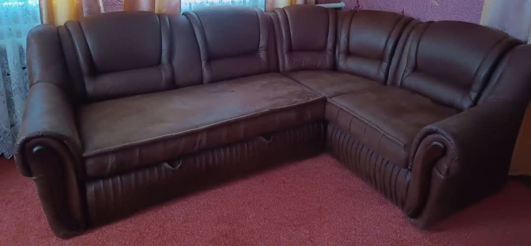 Продам диван кутовий.