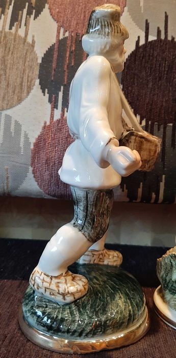 Косарь и Сеятель, Коростень, аторская подпись,цена за пару.