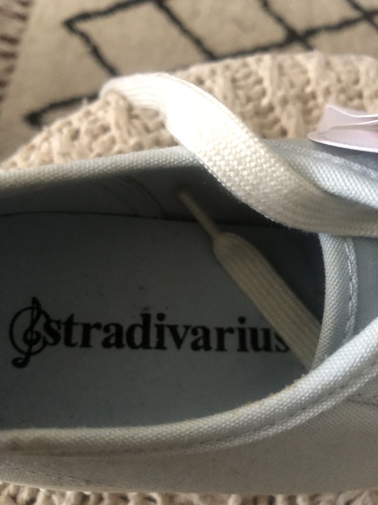 Sapatilhas tecido azul marca Stradivarius tamanho 39