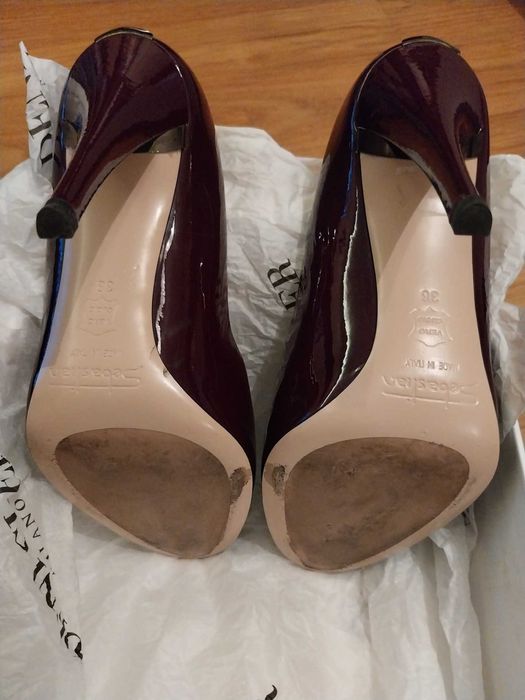 Efektowne szpilki marki Deni Cler