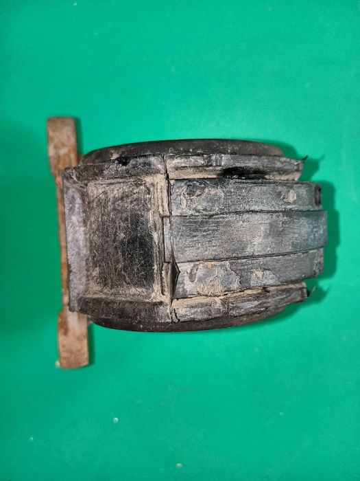 Подушка двигуна Хонда акорд 6 в гарному стані.