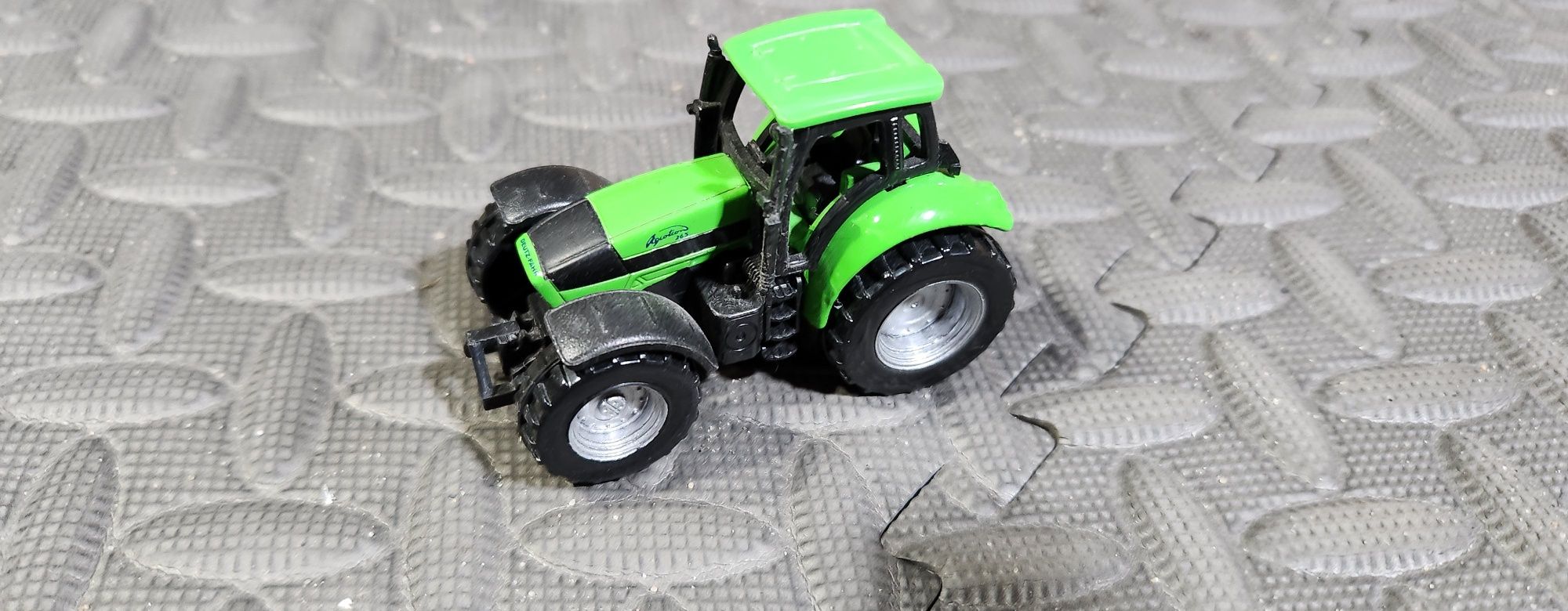 Siku Farmer Deutz-Fahr TTV 7250 Agrotron 265 S0859 1:87