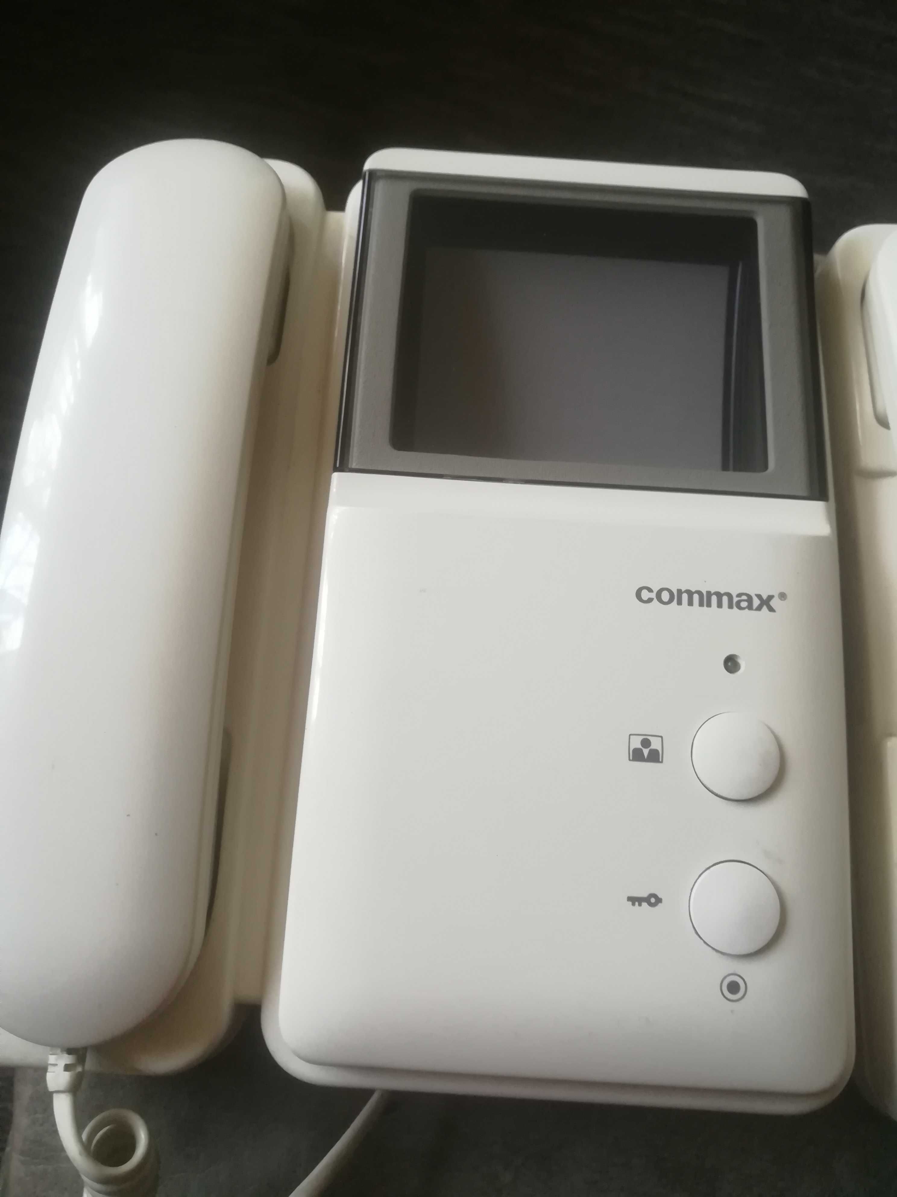 Продаю видеодомофон " COMMAX DPV-4MEN " без вызывной панели.