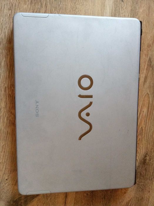 рабочий ноутбук Sony Vaio с процессором Intel (металлический корпус)