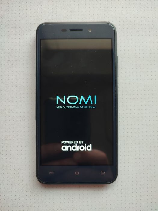 Продам смартфон Nomi i5012