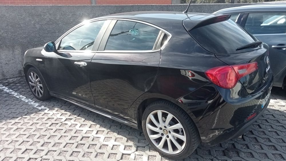 Alfa Romeo Giulietta 1.6 com poucos Kms!!
