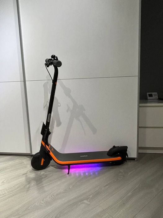 Продам электросамокат бу