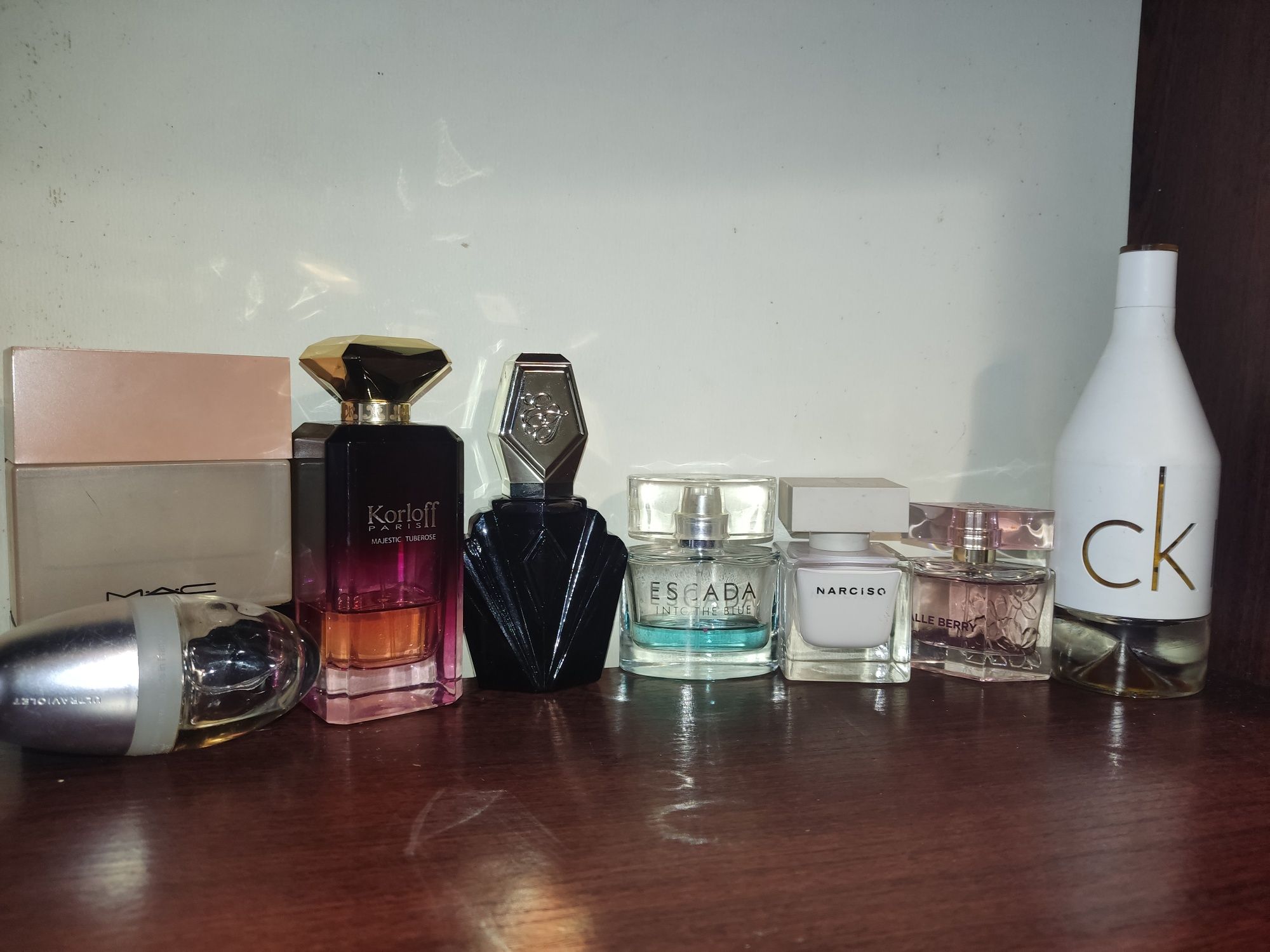 Chopard,Yves Rocher,Oriflame, Elizabeth Taylor,Arden,Chanel,CK,Laliqu