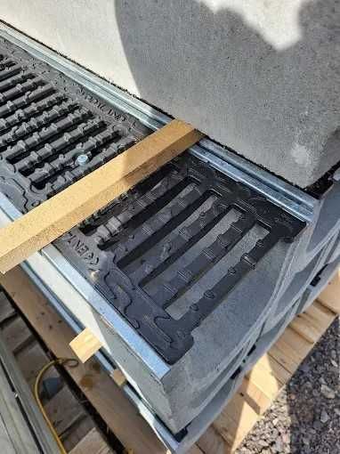 Odpływy Liniowe Kanały Betonowe B125 C250 D400 Odwodnienia Korytka