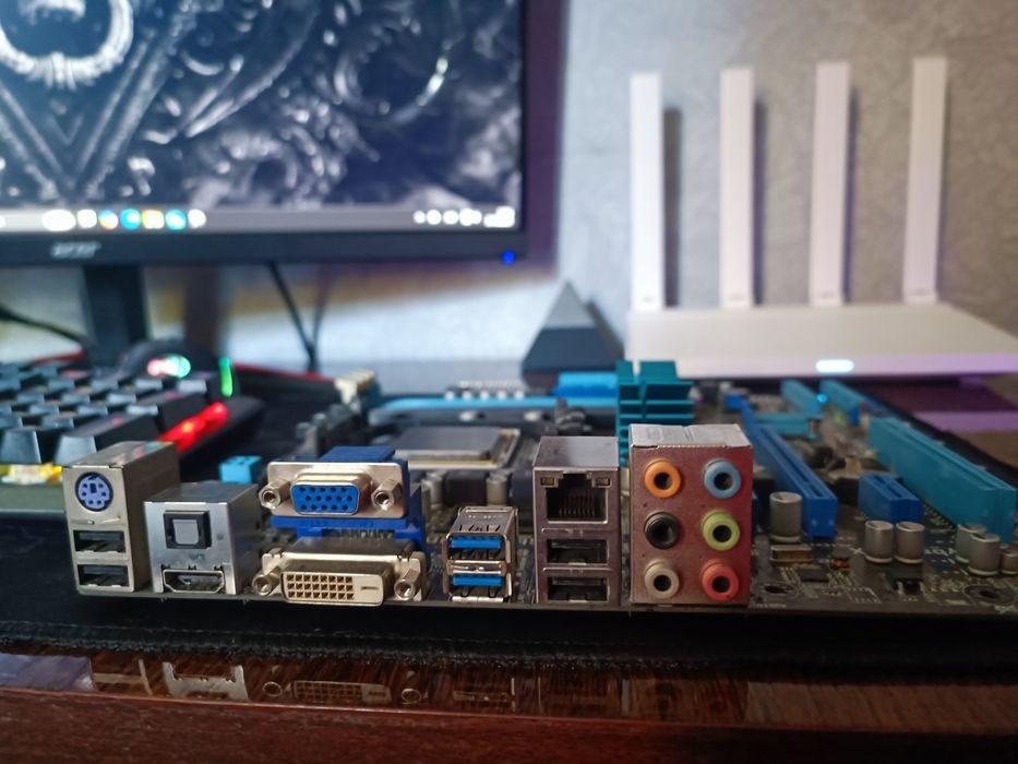 Пропоную материнська плата  ASUS M4A88T-M . AMD X4 965 і ddr3-4gb