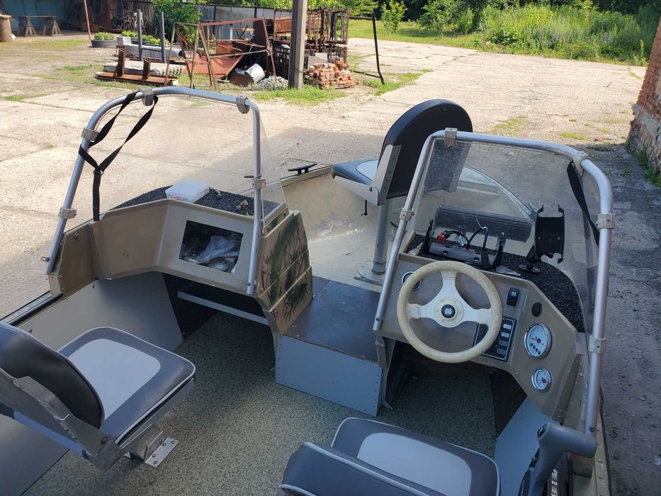 Лодка з мотором Южанка 2