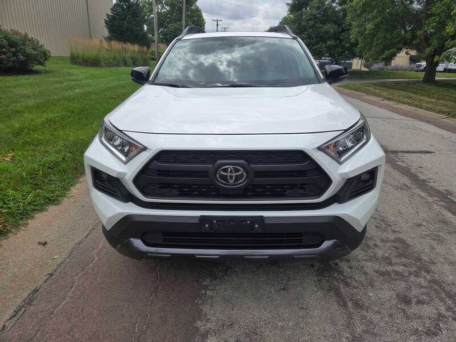 Toyota RAV4      2021